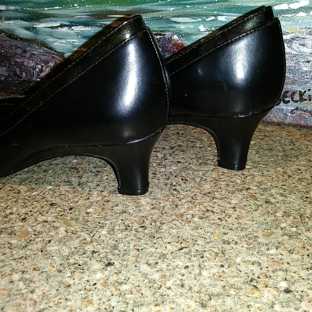 East 5th heel size 5 black
